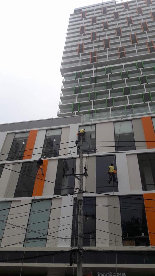 ariyana-hotel-ve-sinh-kinh-nha-trang