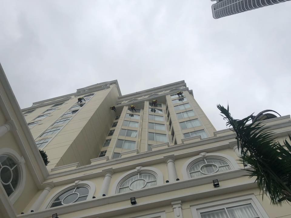 Ve-sinh-kinh-nha-trang