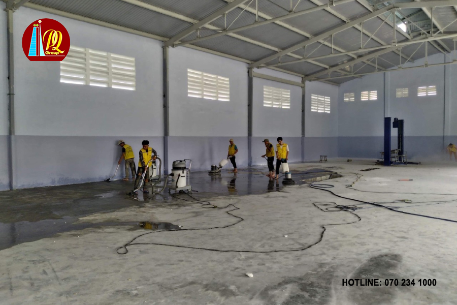 Vệ sinh, đánh bóng sàn tại dự án vệ sinh công nghiệp Quảng Ngãi